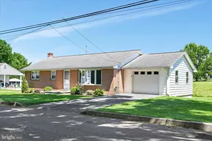 34 Locust Ln, Quentin, PA 17083 - Photo 3
