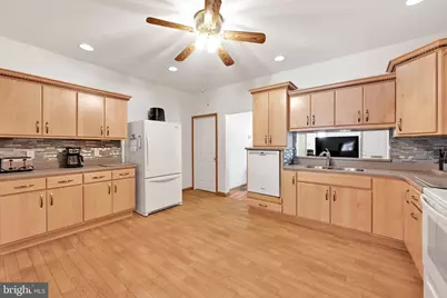 228 E Cherry Street, Palmyra, PA 17078 - Photo 13