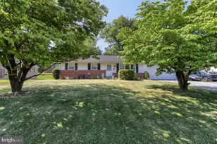 1154 Kochenderfer Rd, Lebanon, PA 17046 - Photo 1