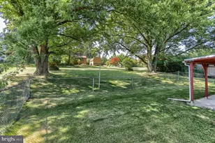 1154 Kochenderfer Rd, Lebanon, PA 17046 - Photo 3