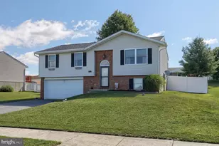 37 Village Dr, Newmanstown, PA 17073 - Photo 1