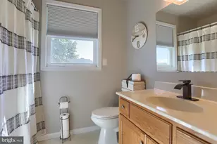37 Village Dr, Newmanstown, PA 17073 - Photo 17