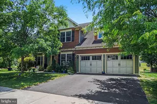 14 Finch Dr, Lebanon, PA 17042 - Photo 1