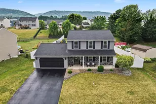 223 Edgemont Ln, Newmanstown, PA 17073 - Photo 3