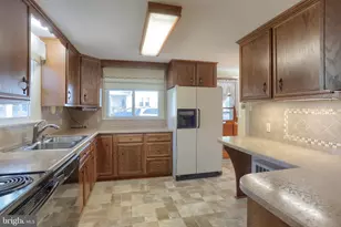 201 S Hetrick Ave, Palmyra, PA 17078 - Photo 13