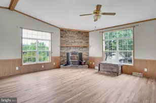 1 Pine St, Fredericksburg, PA 17026 - Photo 13