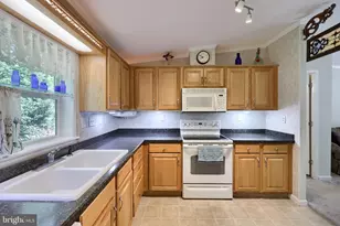 1037 Hemlock Cir, Manheim, PA 17545 - Photo 17