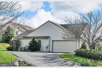 858 Water Edge Ct, Lebanon, PA 17046 - Photo 5