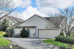 858 Water Edge Ct, Lebanon, PA 17046 - Photo 5