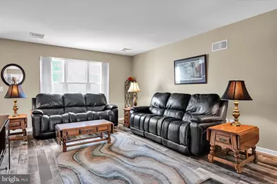 858 Water Edge Ct, Lebanon, PA 17046 - Photo 13