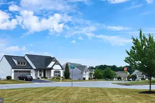 928 Sweetbay Ln Ln, Lebanon, PA 17046 - Photo 9