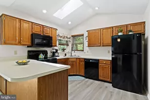 140 N Thistledown Dr, Palmyra, PA 17078 - Photo 7