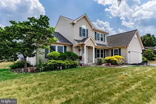 140 N Thistledown Dr, Palmyra, PA 17078 - Photo 1