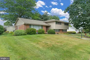 102 Lynnwood Dr, Palmyra, PA 17078 - Photo 3