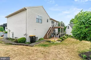 1431 E Maple St, Palmyra, PA 17078 - Photo 23
