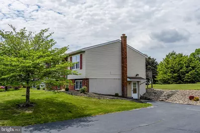 221 W Hamilton Avenue, Myerstown, PA 17067 - Photo 5