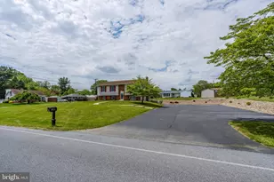 221 W Hamilton Ave, Myerstown, PA 17067 - Photo 3