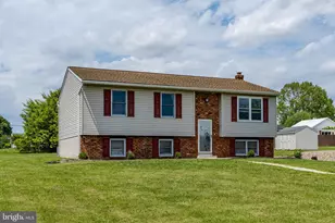 221 W Hamilton Ave, Myerstown, PA 17067 - Photo 1