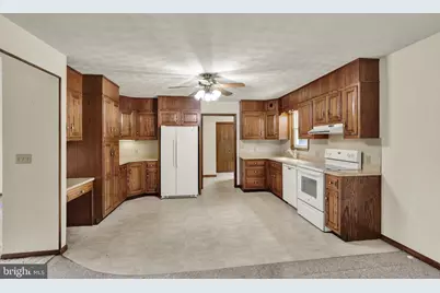 812 Sycamore Ln, Lebanon, PA 17046 - Photo 11