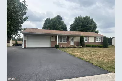 812 Sycamore Ln, Lebanon, PA 17046 - Photo 1