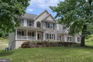 304 Iron Valley Dr, Lebanon, PA 17042 - Photo 1