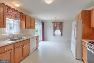 202 Village Dr, Newmanstown, PA 17073 - Photo 13