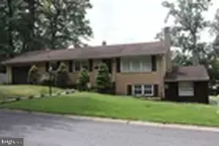 1813 Martin Dr, Lebanon, PA 17046 - Photo 1