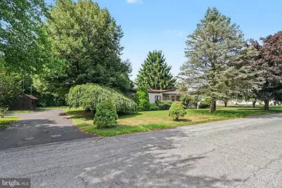 2015 E Pennsylvania Avenue, Lebanon, PA 17042 - Photo 3