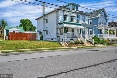 121 W Washington Avenue, Myerstown, PA 17067 - Photo 3