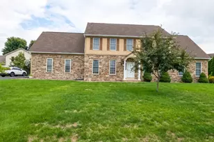 305 Catherine Ct, Lebanon, PA 17042 - Photo 3