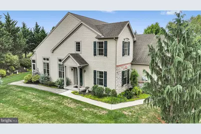812 Briar Edge Ct, Lebanon, PA 17046 - Photo 3