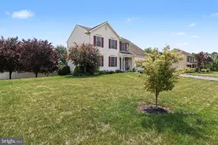 2036 Mallard Ln, Lebanon, PA 17046 - Photo 3