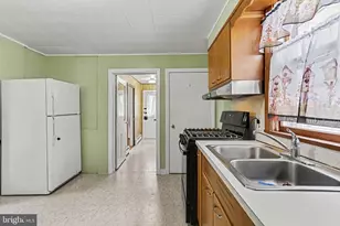 428 W Queen St, Annville, PA 17003 - Photo 7