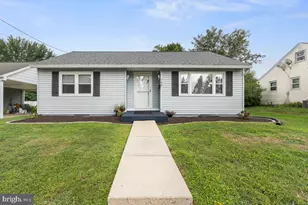 733 W Oak St, Palmyra, PA 17078 - Photo 1