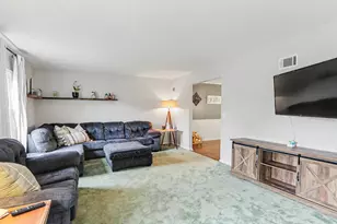 401 Greenfield Dr, Lebanon, PA 17042 - Photo 3