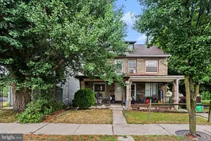 523 E Walnut St, Lebanon, PA 17042 - Photo 1