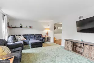401 Greenfield Dr, Lebanon, PA 17042 - Photo 3