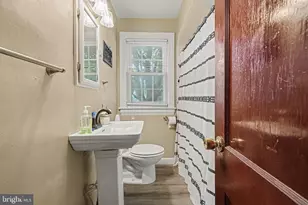 911 W Cherry St, Palmyra, PA 17078 - Photo 15