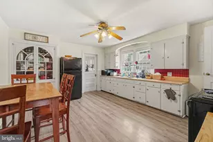 911 W Cherry St, Palmyra, PA 17078 - Photo 7