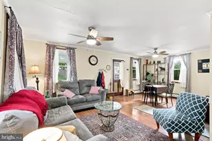 24 E Carpenter Ave, Myerstown, PA 17067 - Photo 3