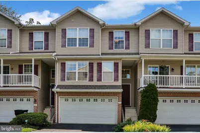 55 Parkside Dr, Lebanon, PA 17042 - Photo 1