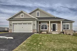 021 Starlight Ln, Lebanon, PA 17046 - Photo 1
