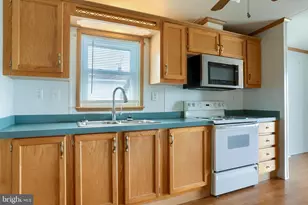 384 W Spruce St, Palmyra, PA 17078 - Photo 15