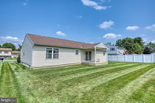 636 Meadow Dr, Lebanon, PA 17042 - Photo 5