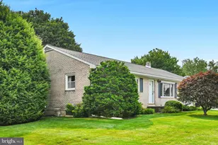 533 W Lincoln Ave, Myerstown, PA 17067 - Photo 3