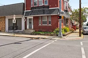 400 N 9th St, Lebanon, PA 17046 - Photo 1