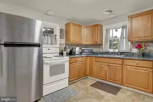 832 W Maple St, Palmyra, PA 17078 - Photo 13