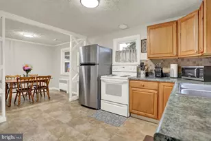 832 W Maple St, Palmyra, PA 17078 - Photo 11