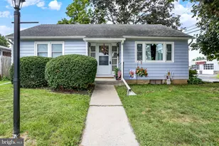 832 W Maple St, Palmyra, PA 17078 - Photo 1