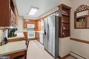 11 W Larch St, Annville, PA 17003 - Photo 15